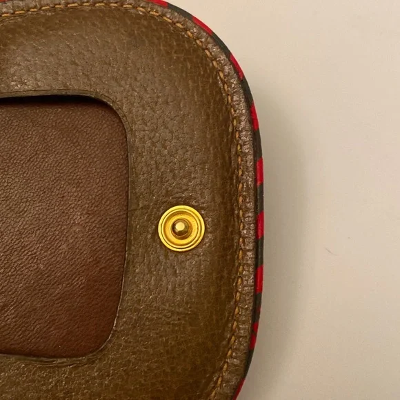 Gucci Accessory Collection Rounded Pouch Compact - Picture 11 of 13